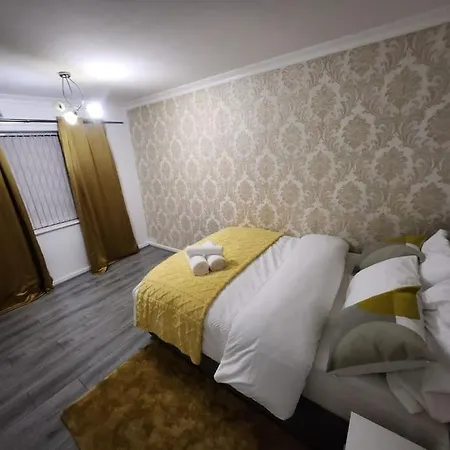 Airbnb Palace Apartment